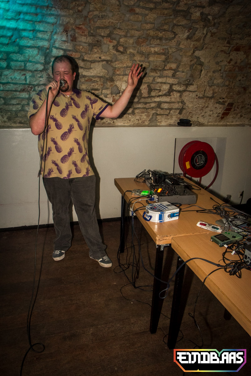 EINDBAAS 030303 photo