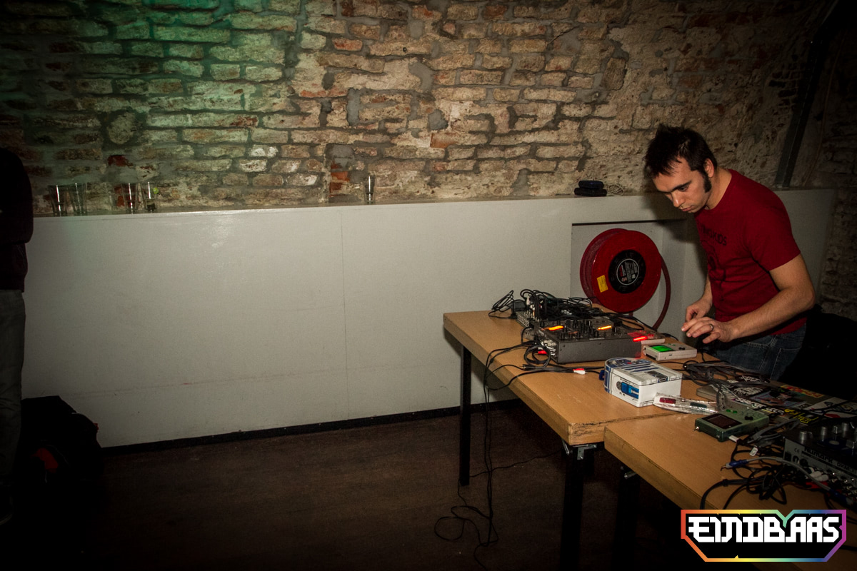 EINDBAAS 030303 photo