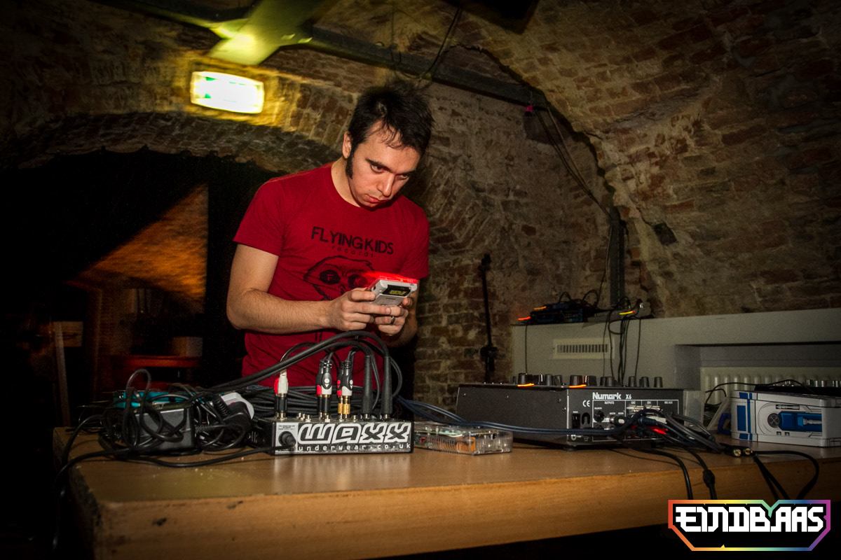 EINDBAAS 030303 photo