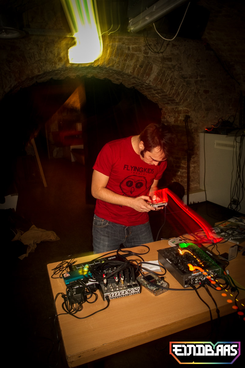 EINDBAAS 030303 photo