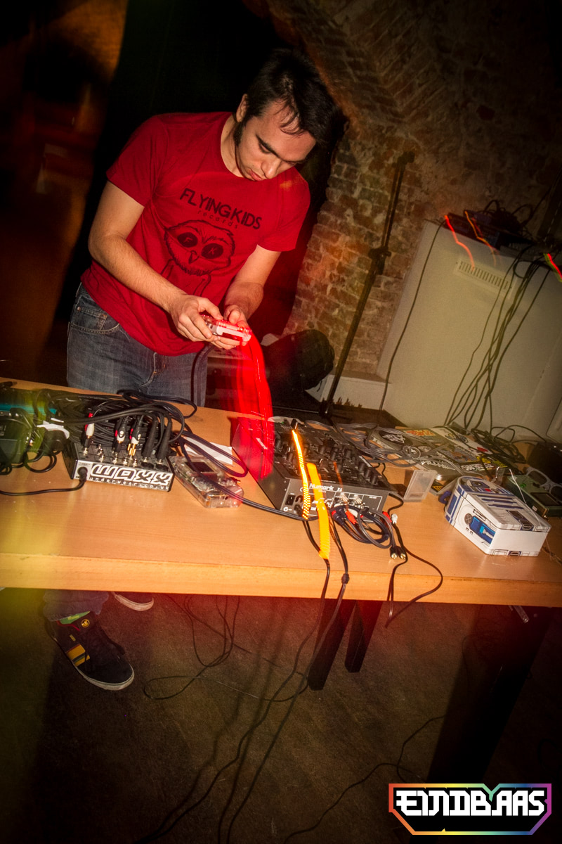 EINDBAAS 030303 photo