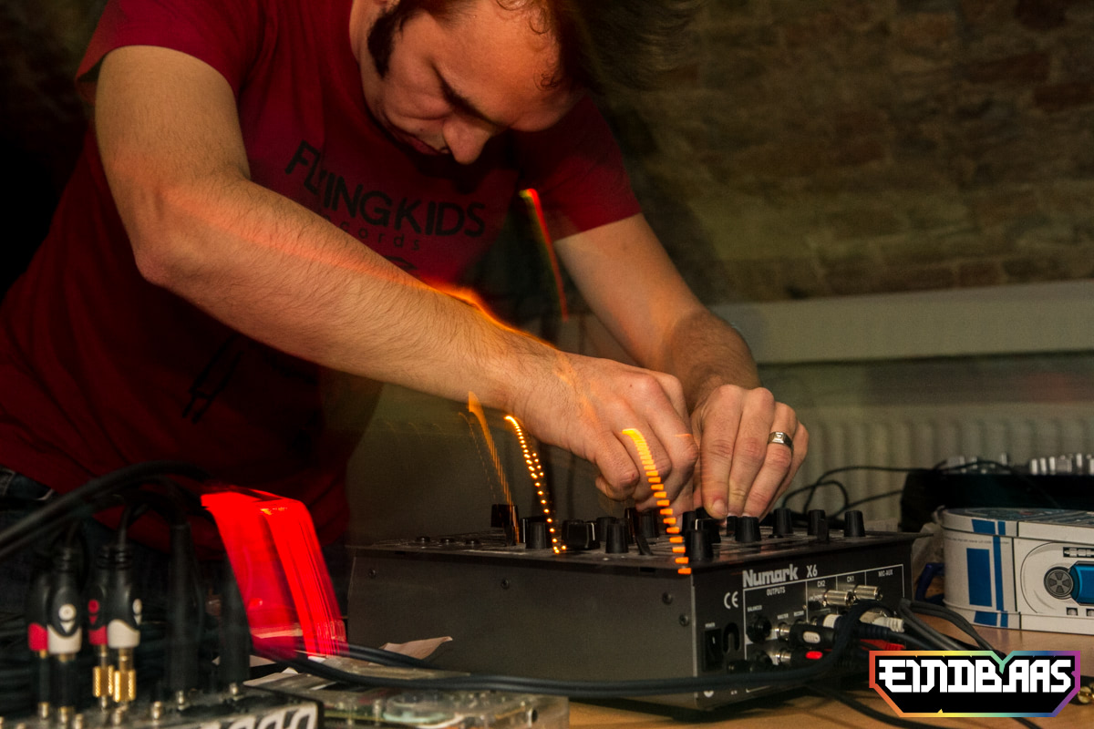 EINDBAAS 030303 photo