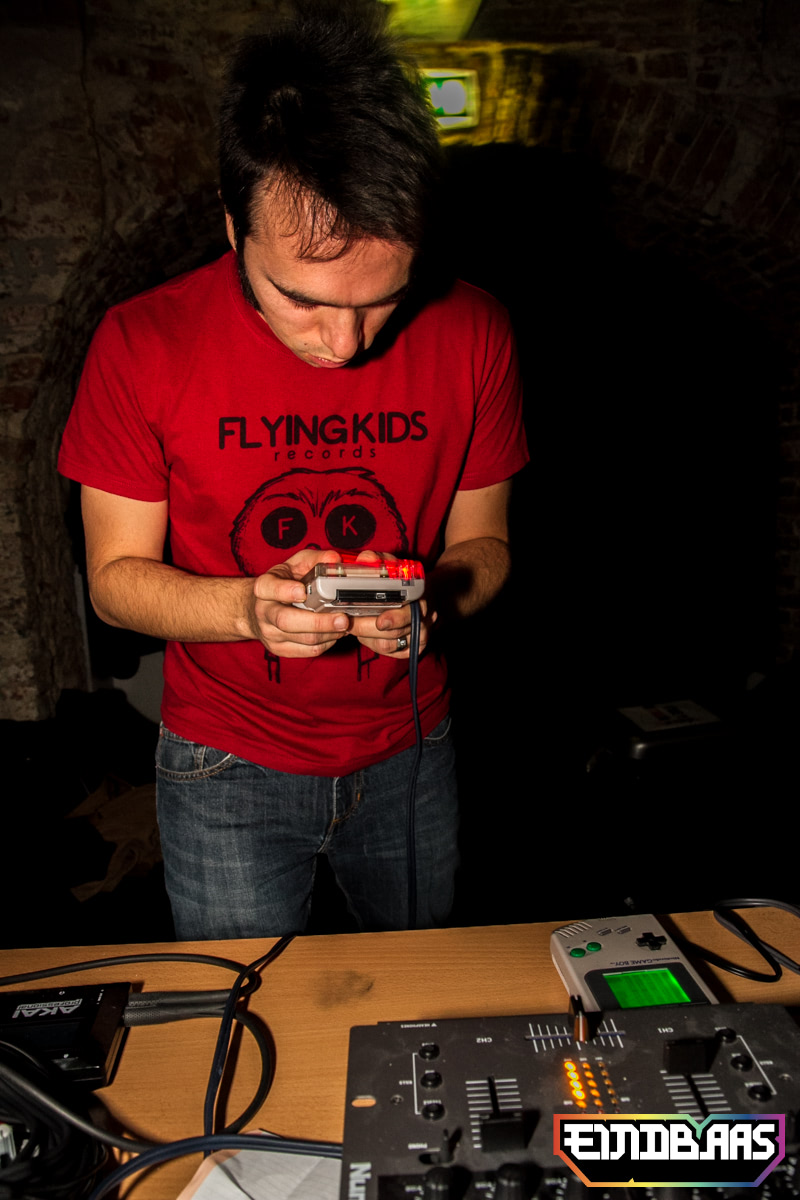 EINDBAAS 030303 photo