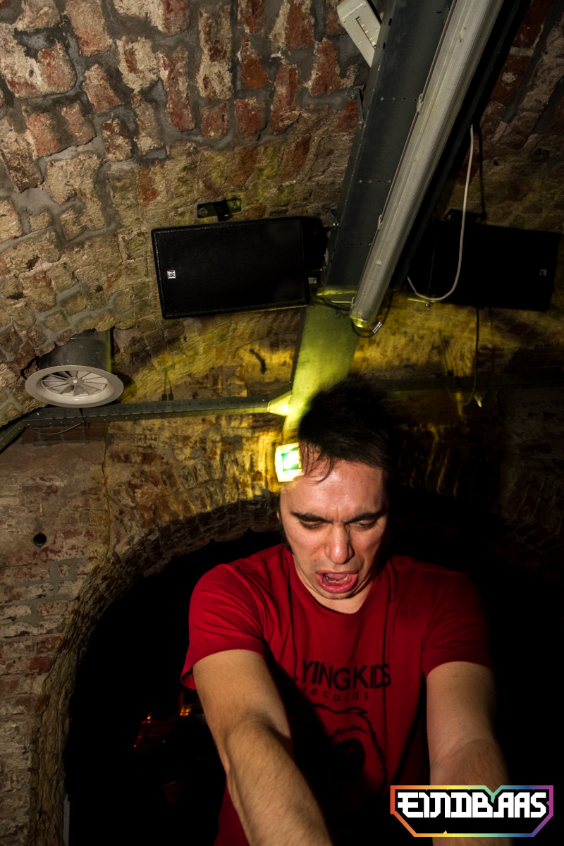 EINDBAAS 030303 photo