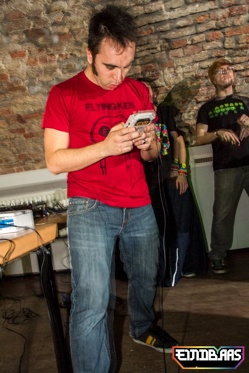 EINDBAAS 030303 photo