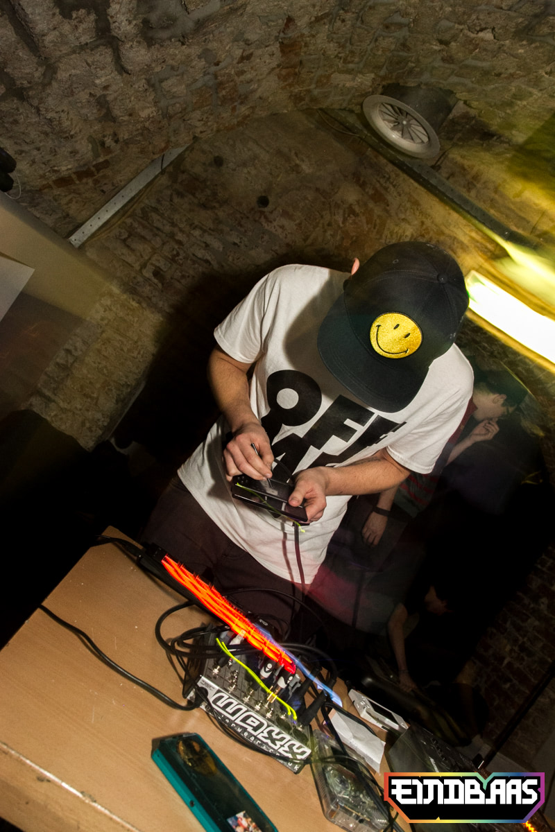 EINDBAAS 030303 photo