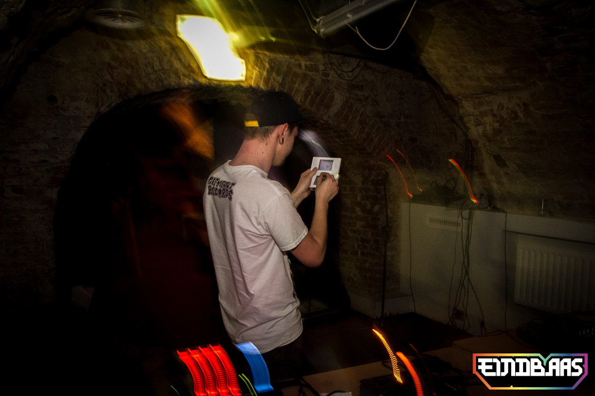 EINDBAAS 030303 photo