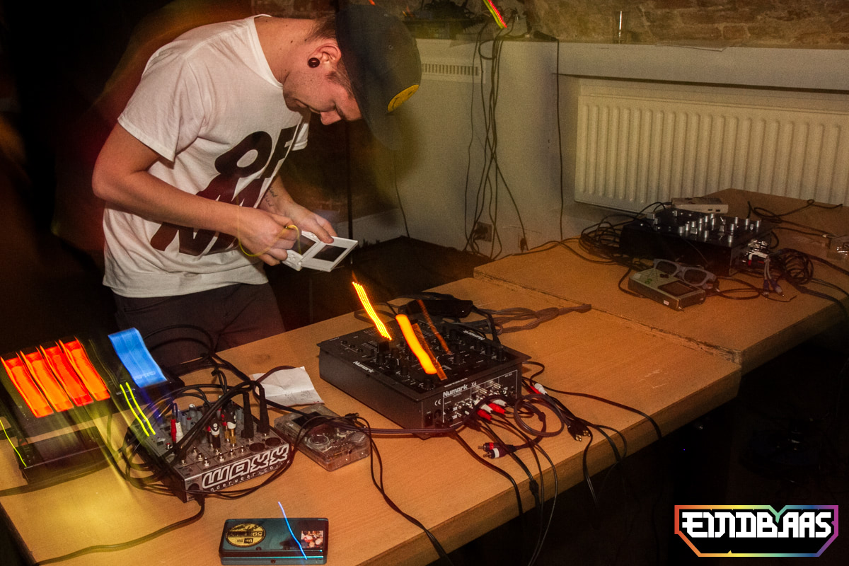 EINDBAAS 030303 photo