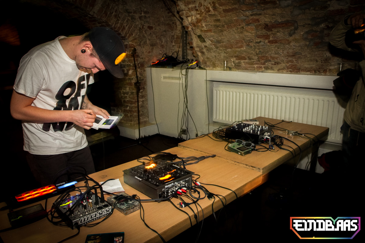 EINDBAAS 030303 photo