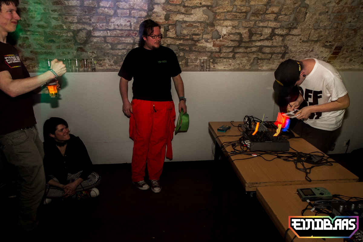 EINDBAAS 030303 photo