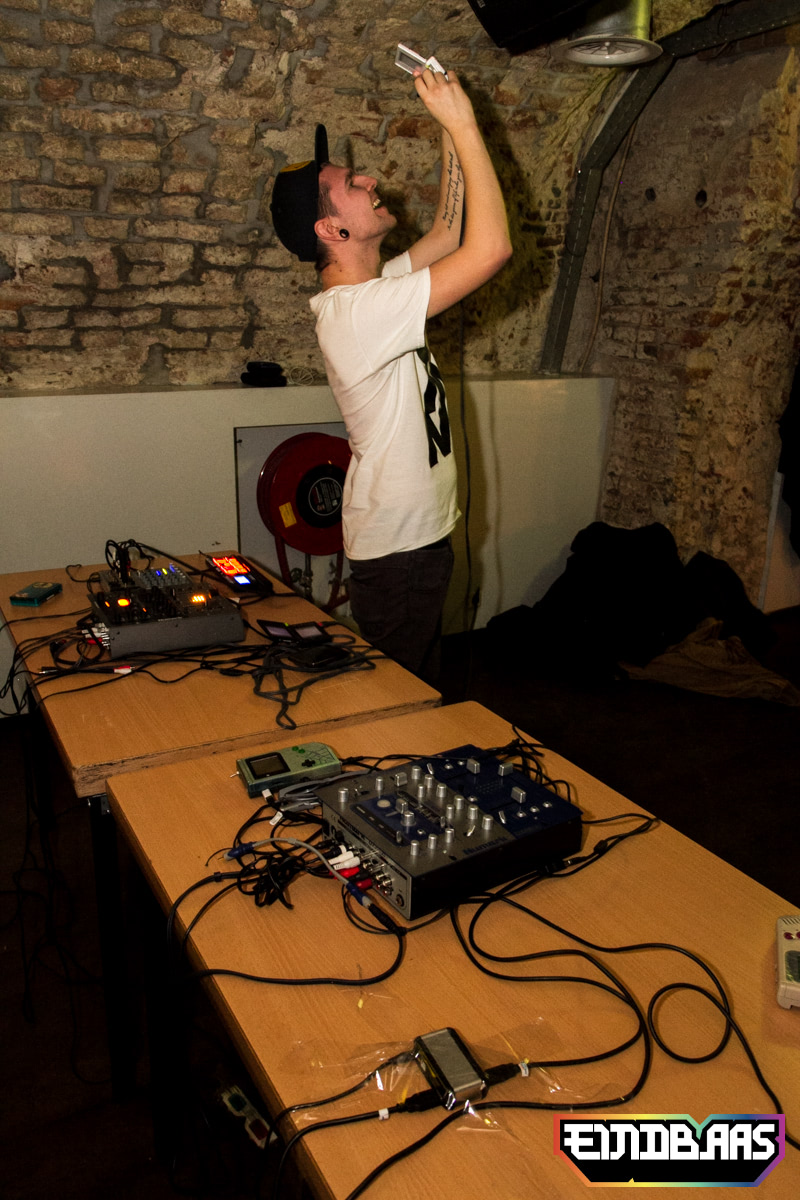 EINDBAAS 030303 photo