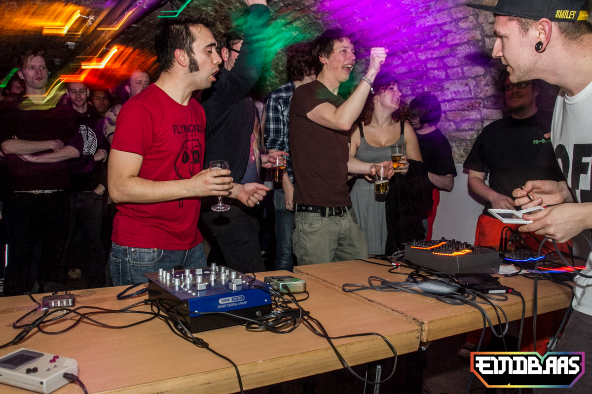 EINDBAAS 030303 photo