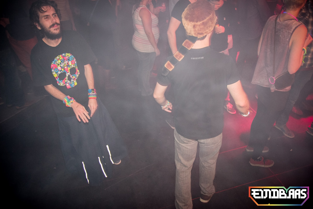 EINDBAAS 030303 photo