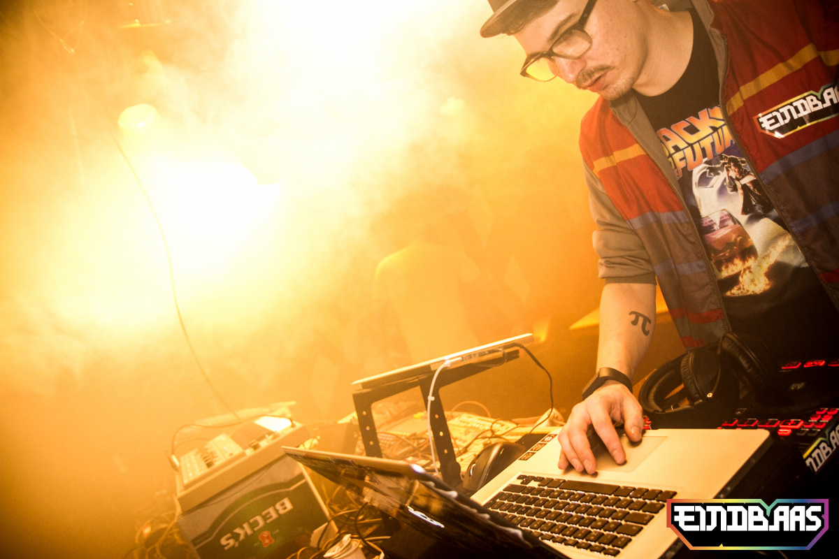 EINDBAAS 030303 photo