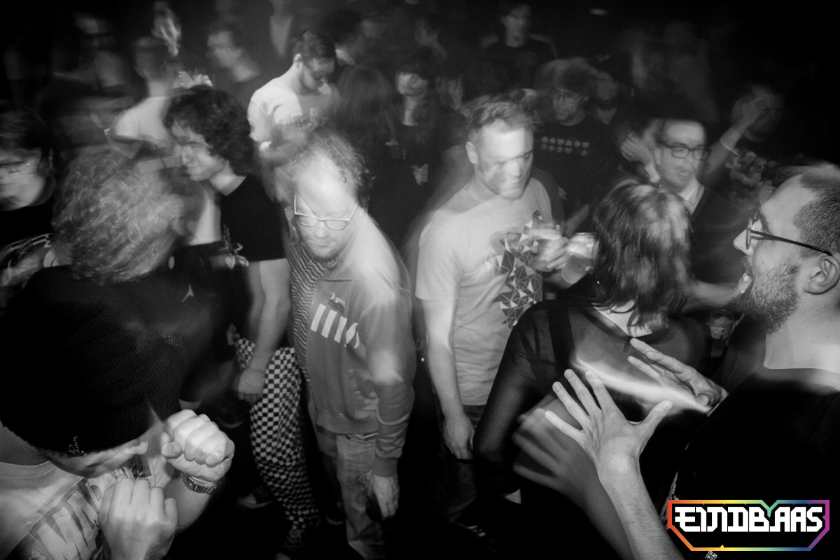 EINDBAAS 030303 photo