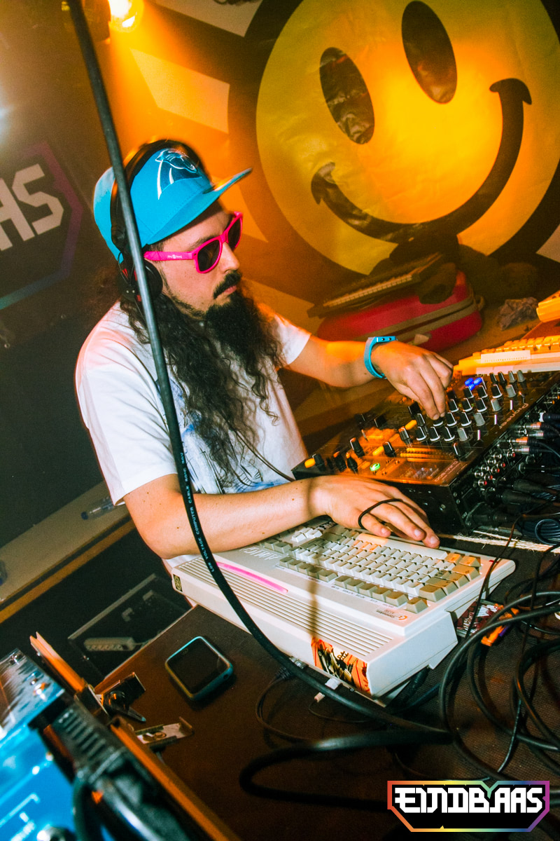 EINDBAAS 030303 photo