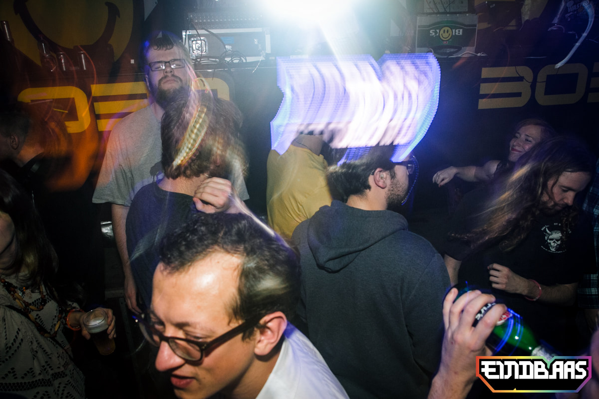 EINDBAAS 030303 photo