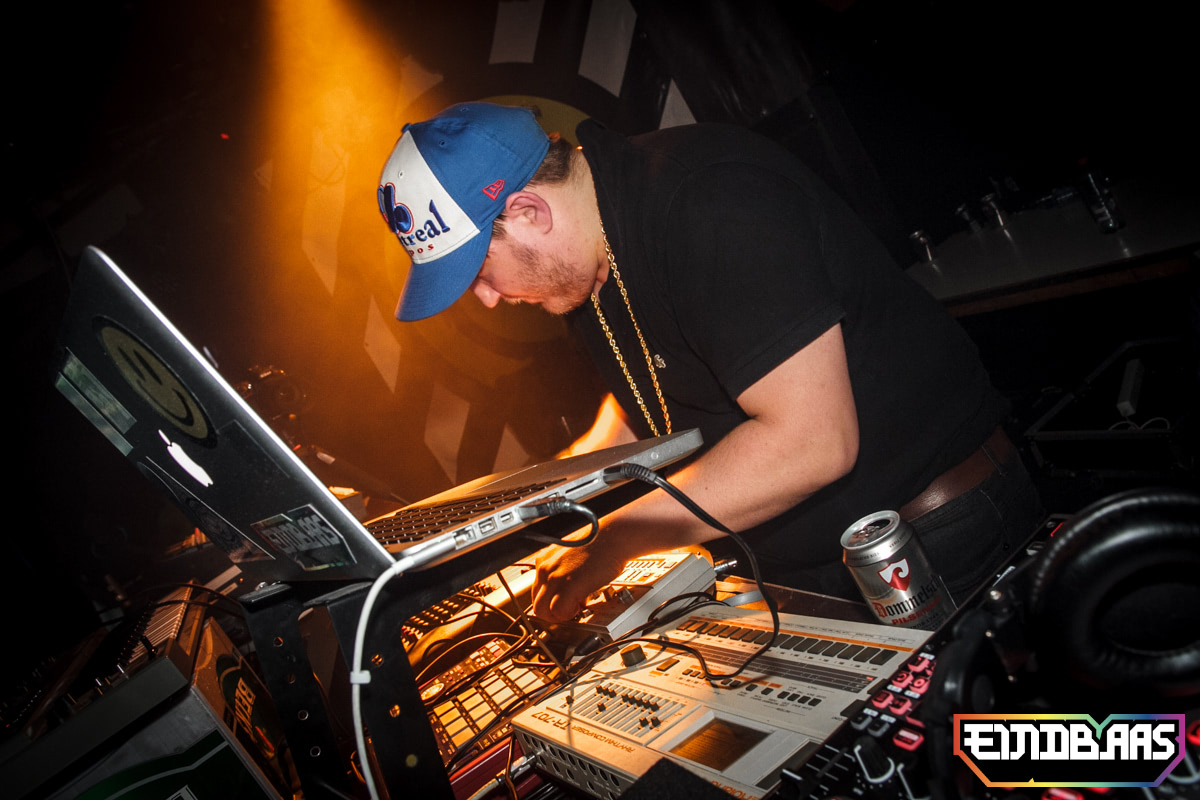 EINDBAAS 030303 photo