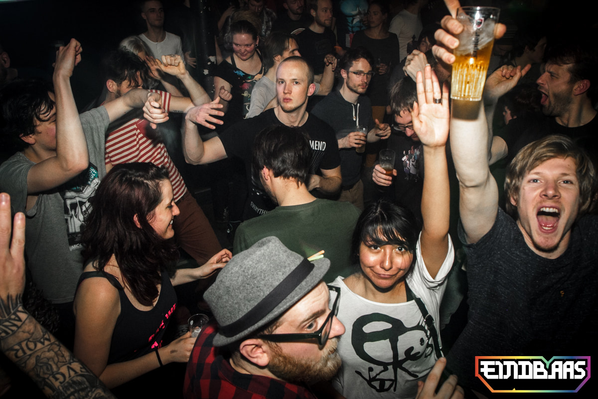 EINDBAAS 030303 photo