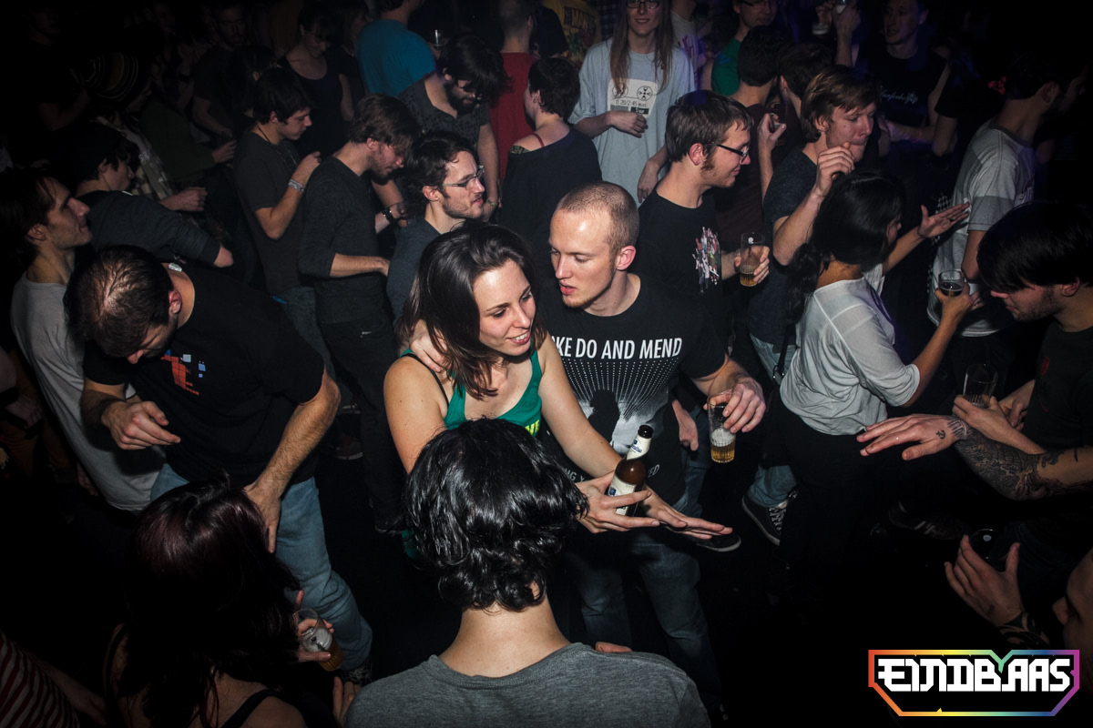 EINDBAAS 030303 photo