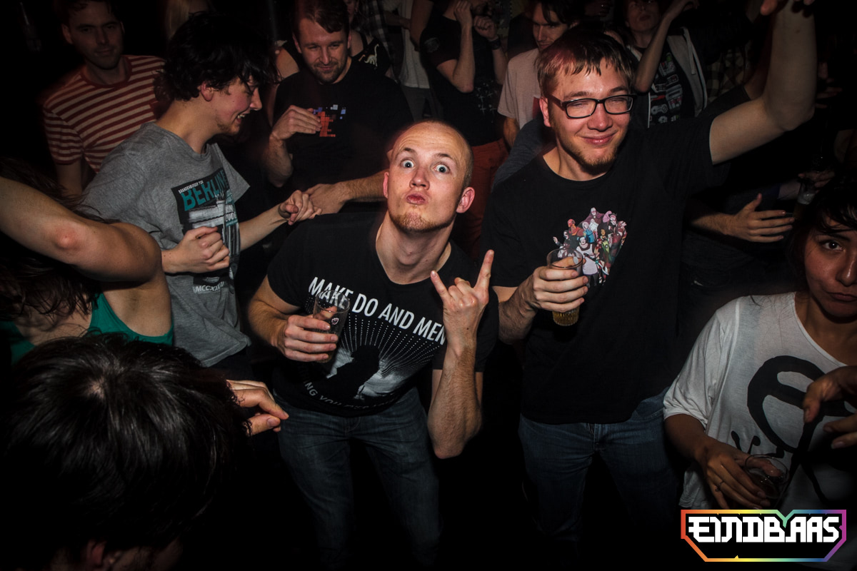 EINDBAAS 030303 photo