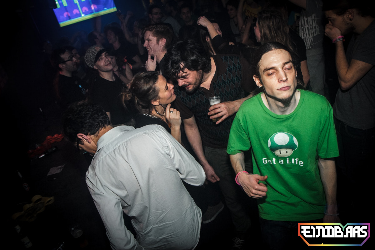 EINDBAAS 030303 photo