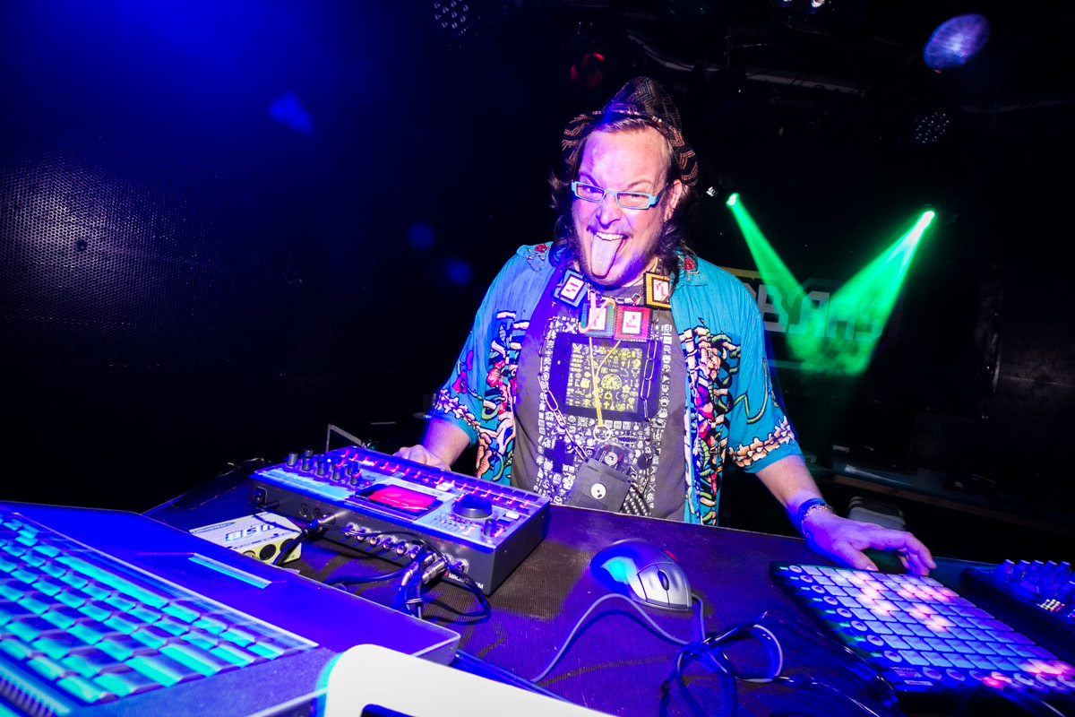 EINDBAAS 5 YEARS photo