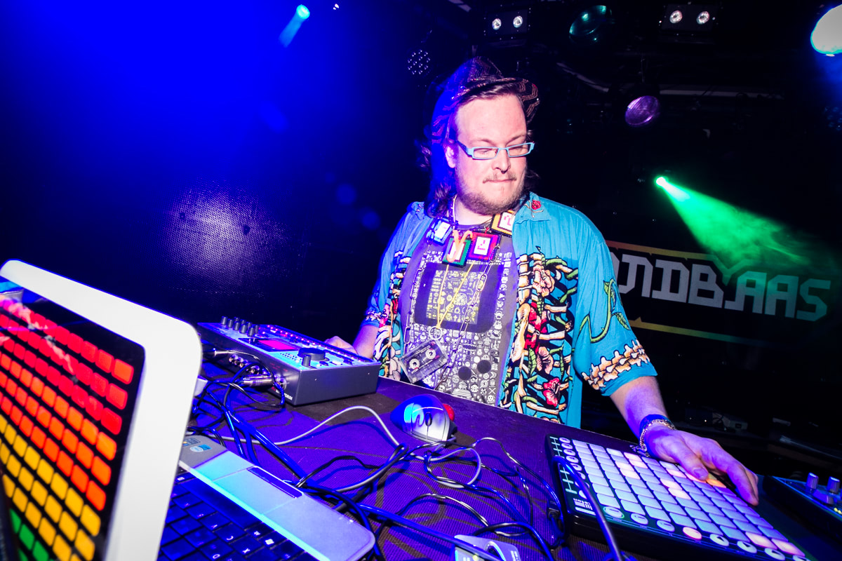 EINDBAAS 5 YEARS photo