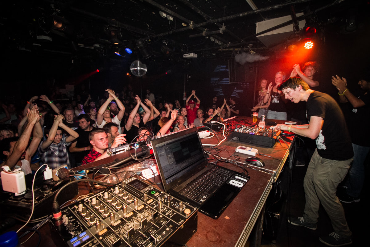 EINDBAAS 5 YEARS photo