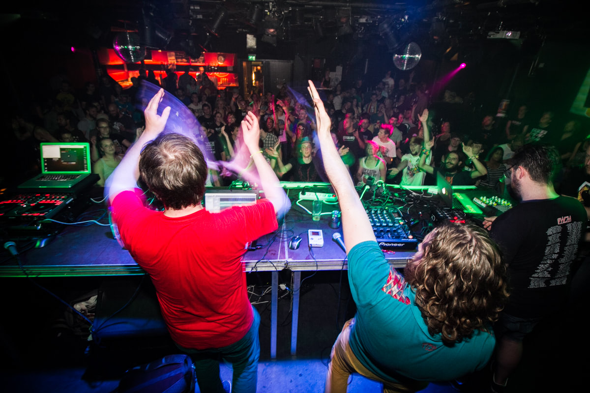 EINDBAAS 5 YEARS photo