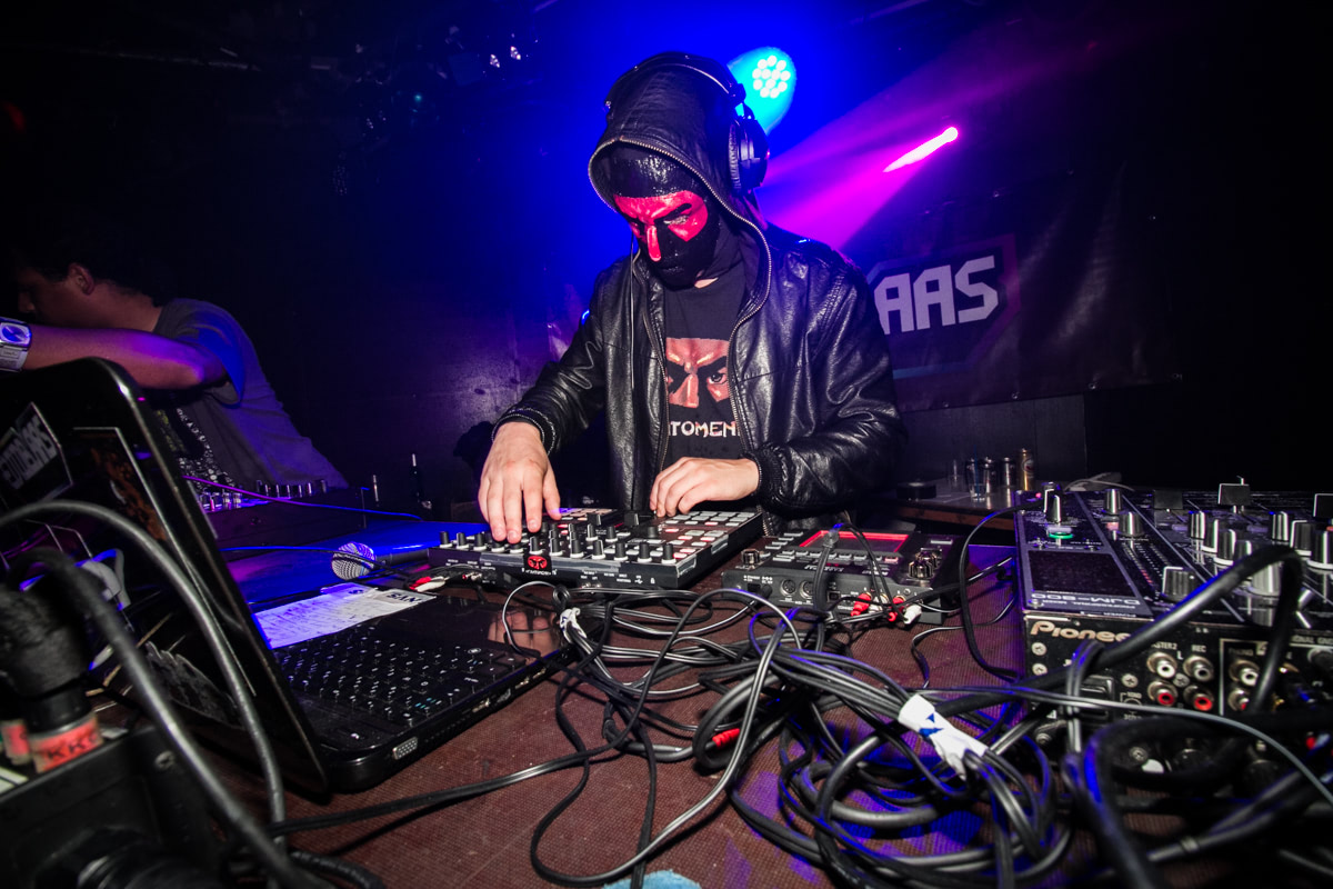 EINDBAAS 5 YEARS photo