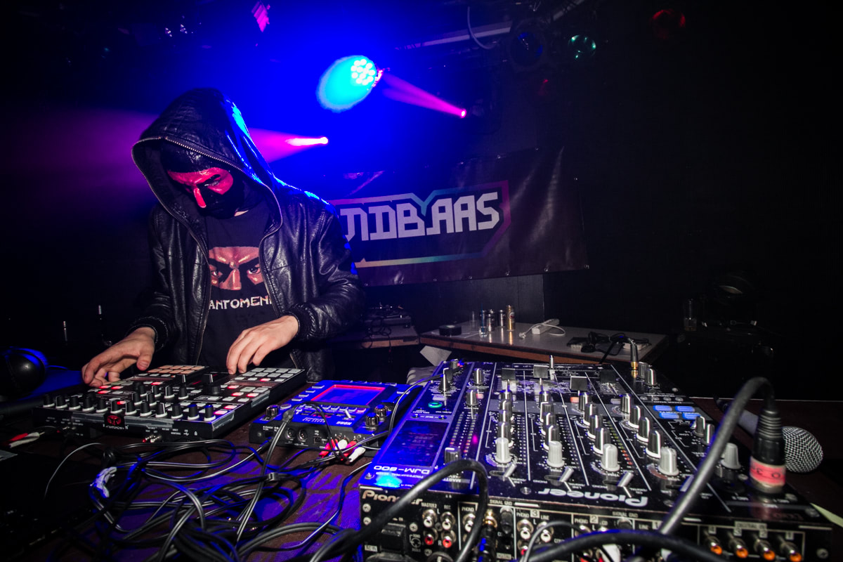 EINDBAAS 5 YEARS photo